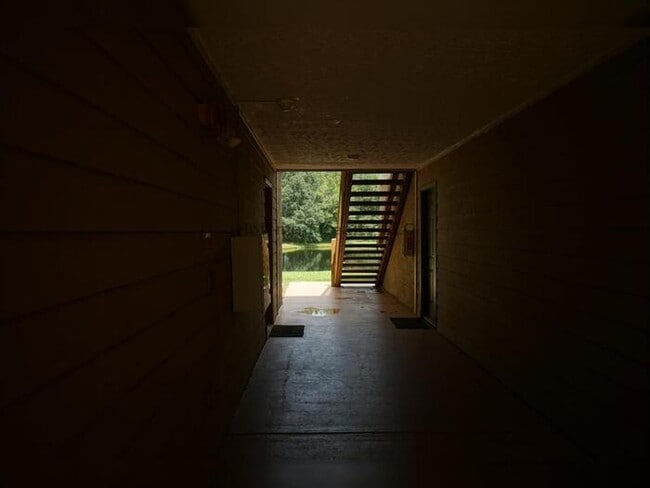 Building Photo - Spacious 1-Bedroom Condo with Modern Upgra...