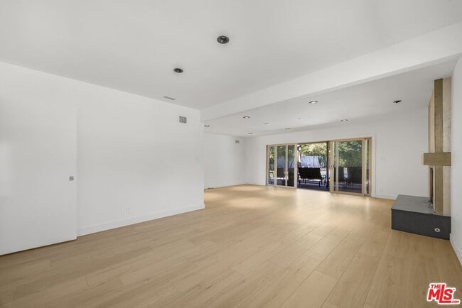Building Photo - 3133 Barbydell Dr