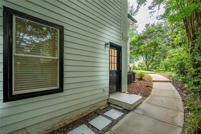 Building Photo - 3924 Ashford Dunwoody Rd NE