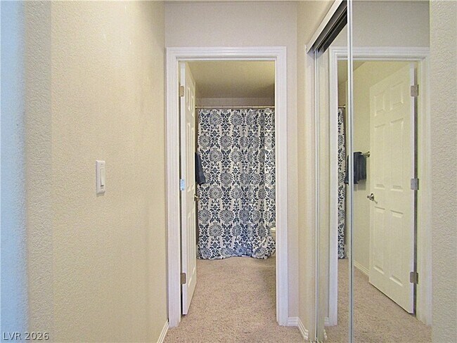Building Photo - 8521 Heather Downs Dr