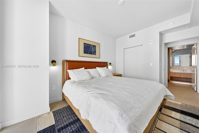 Building Photo - 11 NE 6th St