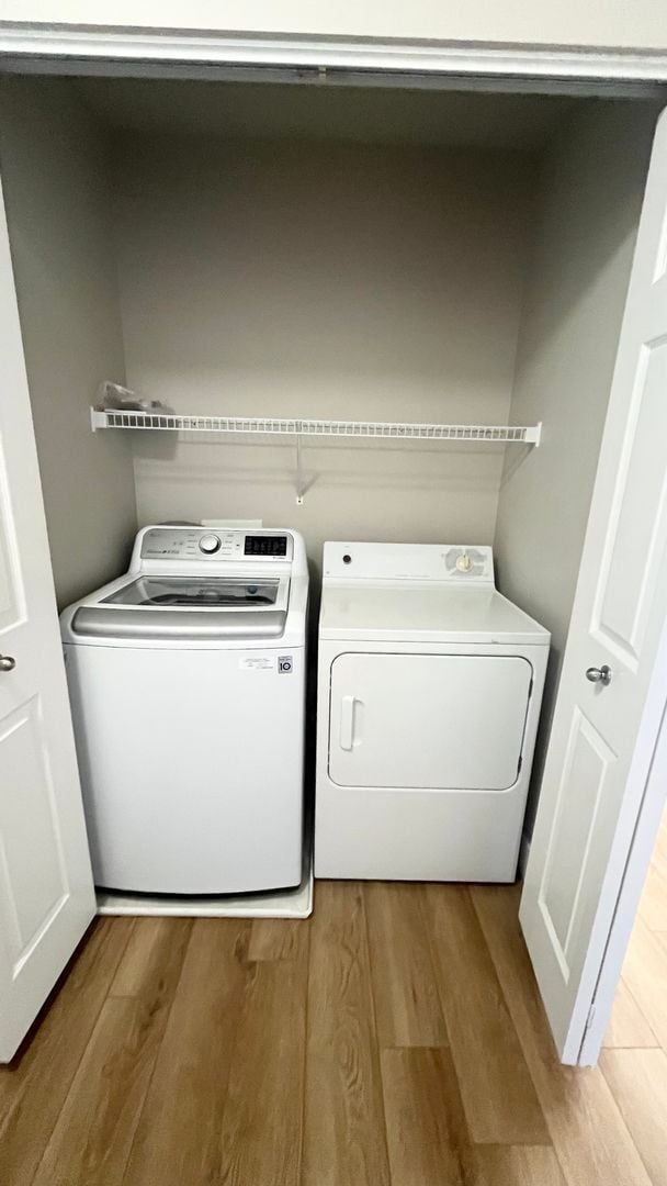 Building Photo - 3 Bedroom/2.5 Bathroom Townhome in Riverton