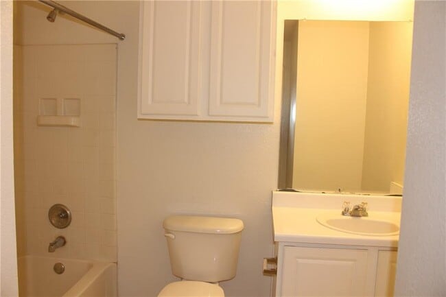 Building Photo - 107 Outfitter Dr