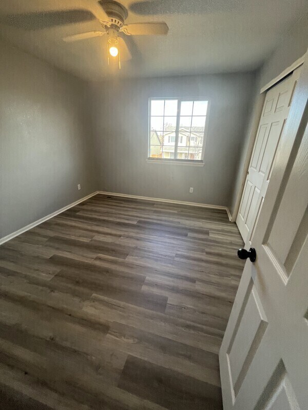 Building Photo - 1324 W 111th Pl