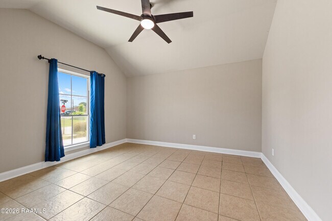 Building Photo - 101 Ace Ln