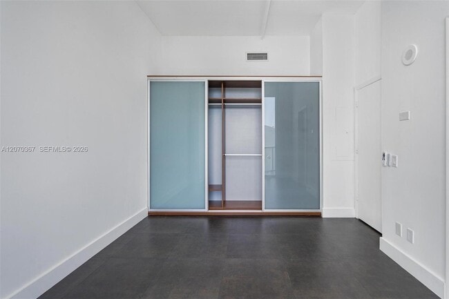 Building Photo - 3029 NE 188th St