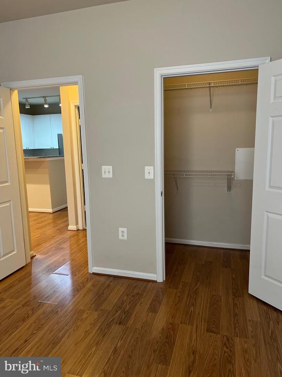 Building Photo - 2765 Centerboro Dr