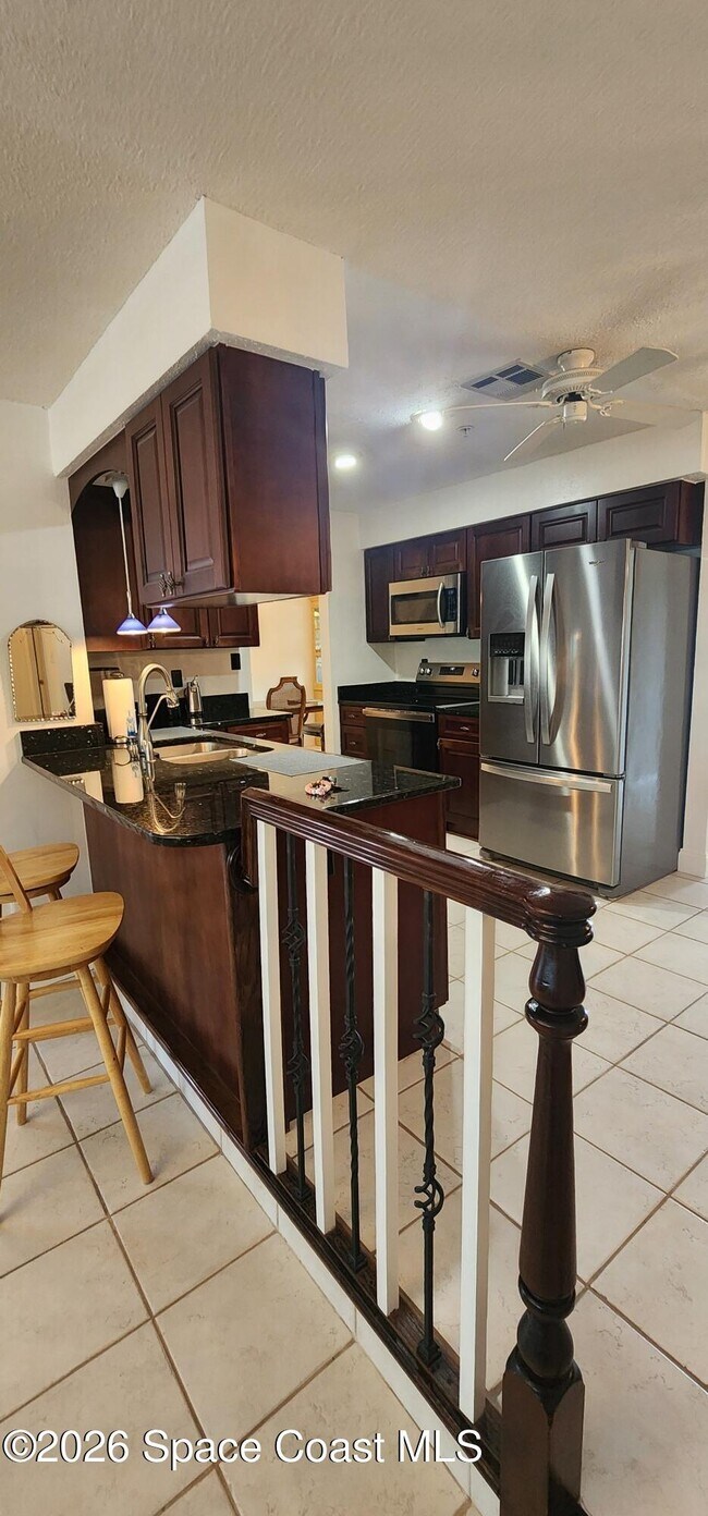 Building Photo - 610 Palm Dr