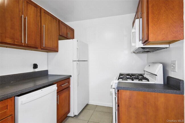 Building Photo - 101 Carpenter Ave