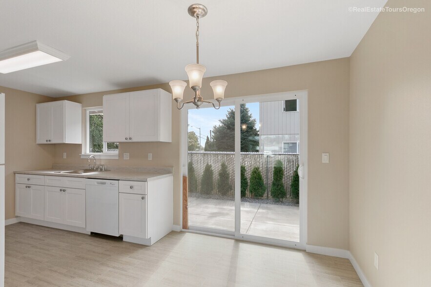 Dining/Slider - 151 N 29th Ave