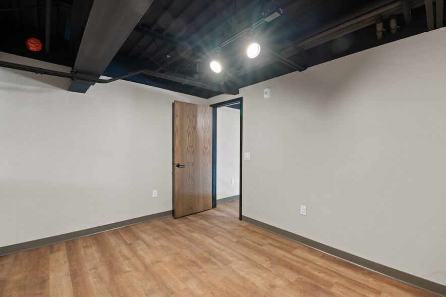 Building Photo - City Center Lofts