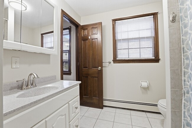 Building Photo - 17 Circle Rd