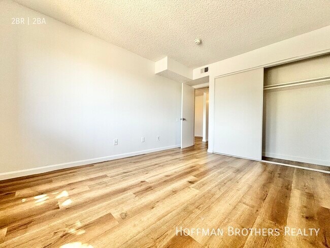 Building Photo - 11817 Victory Blvd