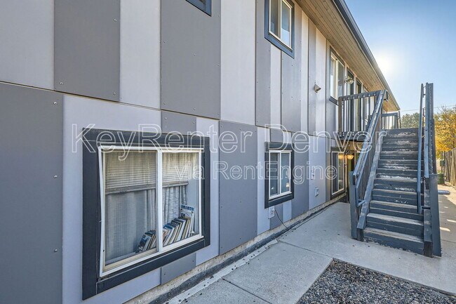 Building Photo - 2445 Lawrence St