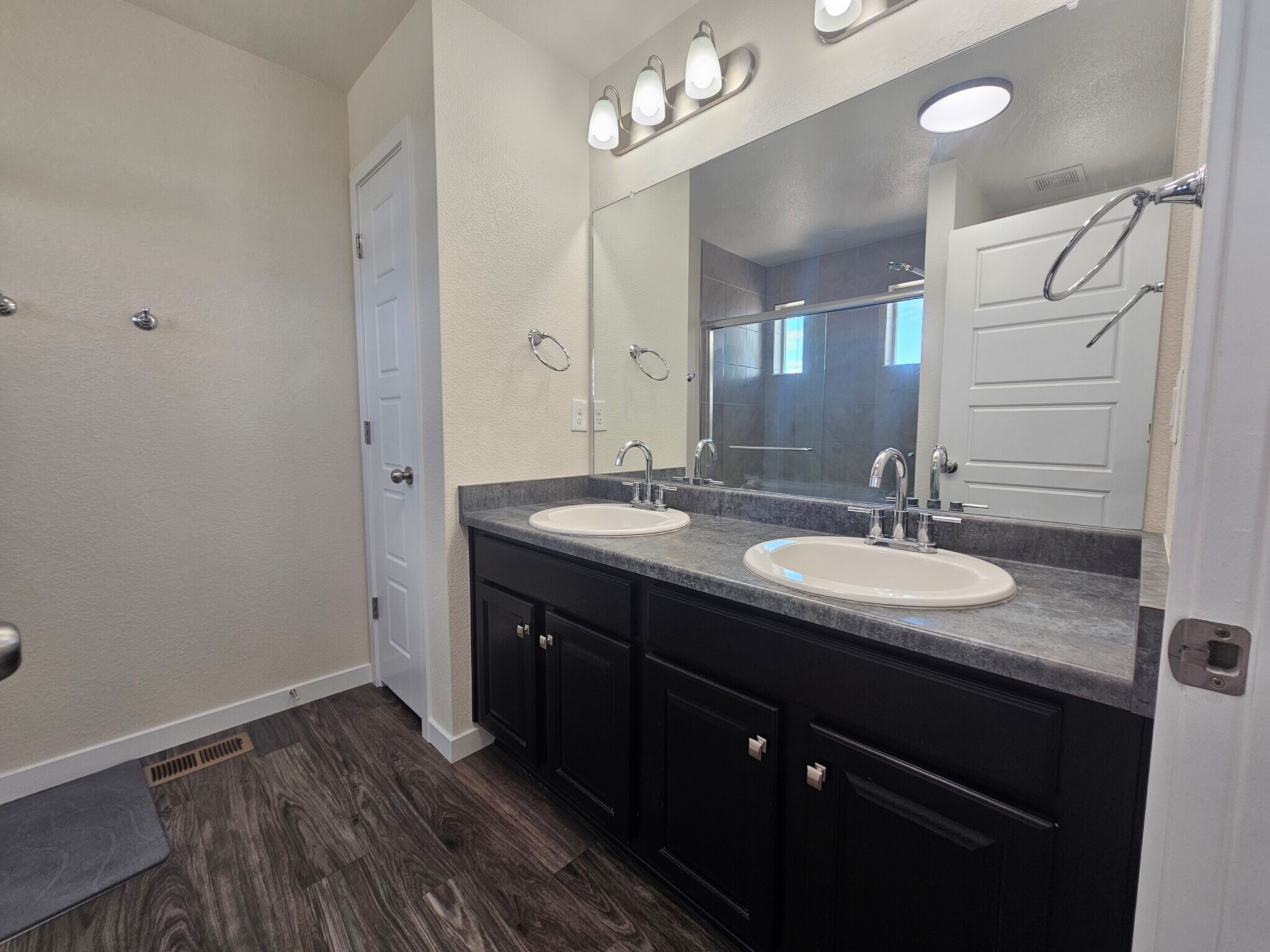 Building Photo - 9378 Timberlake Loop