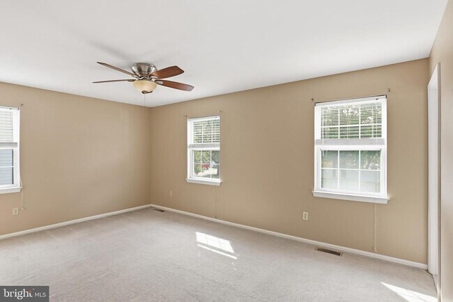 Building Photo - 251 N Caroline Pl