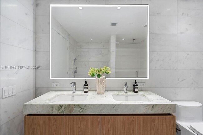 Building Photo - 500 Alton Rd