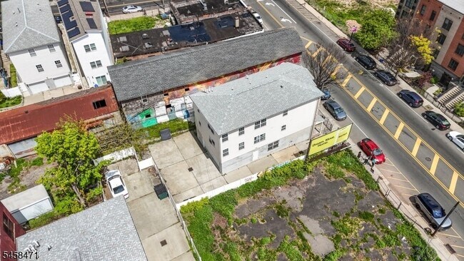 Building Photo - 453-455-455 Washington St