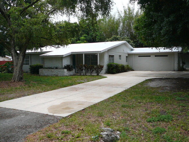 Primary Photo - 1709 Coronado Ave