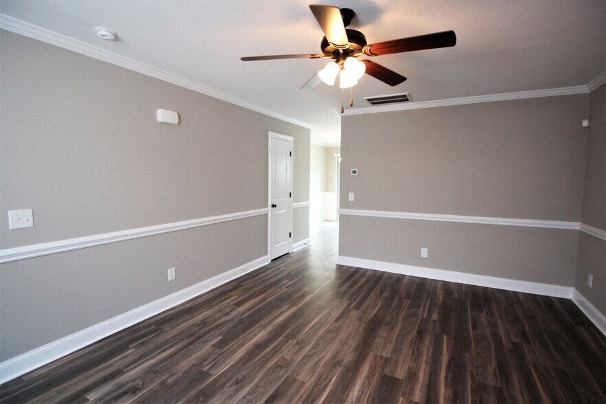 Building Photo - 3329 Briarcliff Dr