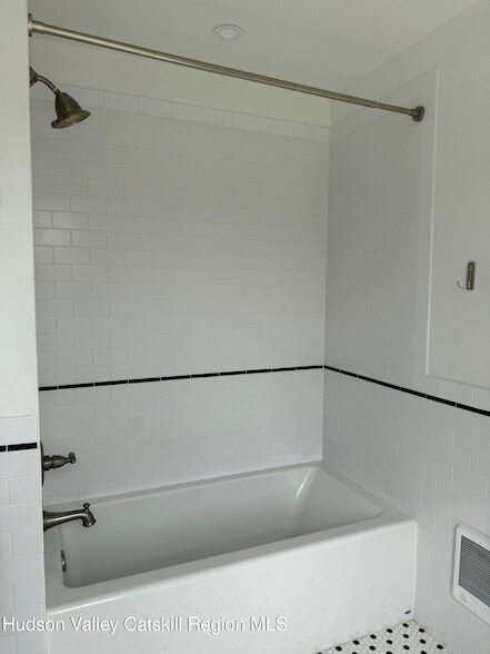Building Photo - 16 Abeel St