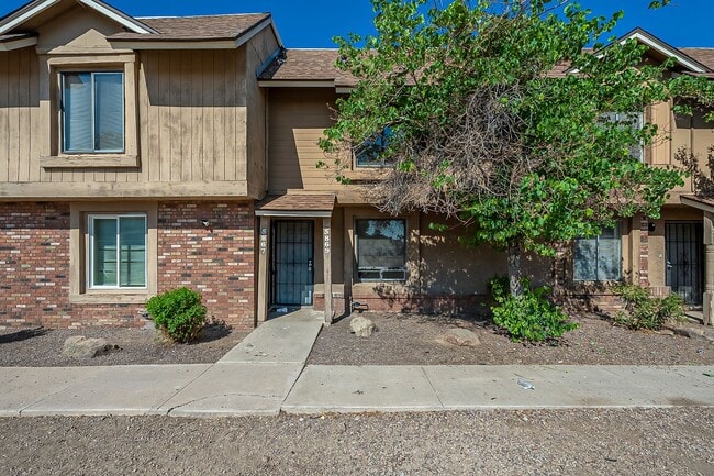 Building Photo - 5869 N 59th Dr