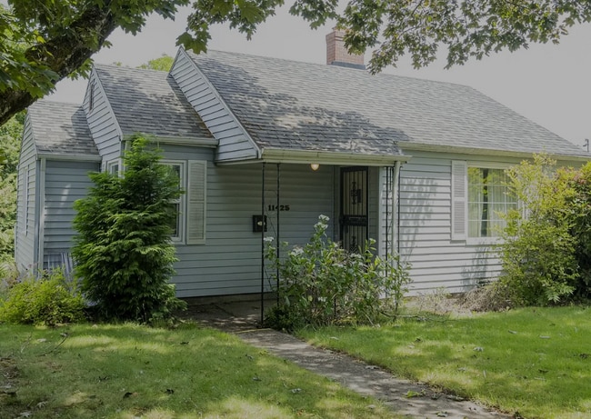 Building Photo - 11425 NE Shaver St