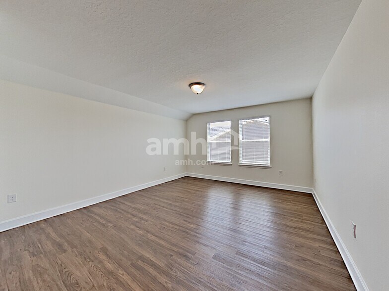 Building Photo - 309 Pine Terrace Dr