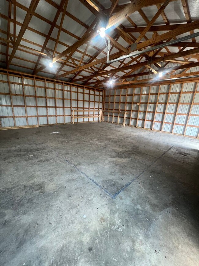 Building Photo - 13929 Harrison Rd