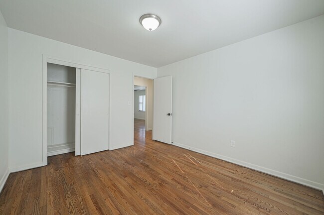 Building Photo - 5954 NW 35th St