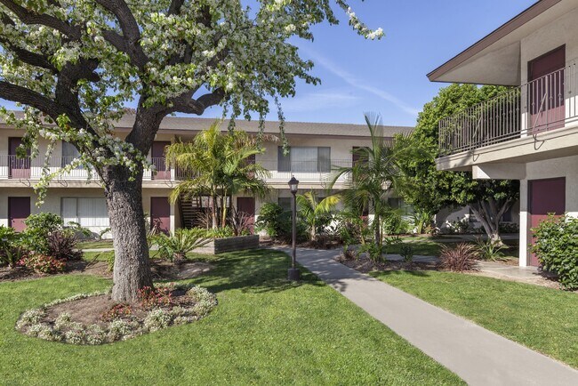Building Photo - Casa De Portola Apartments