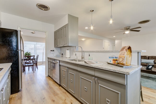 Building Photo - 502 Downshire Dr