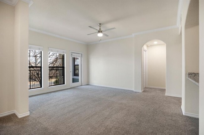 Building Photo - 501 E Stassney Ln