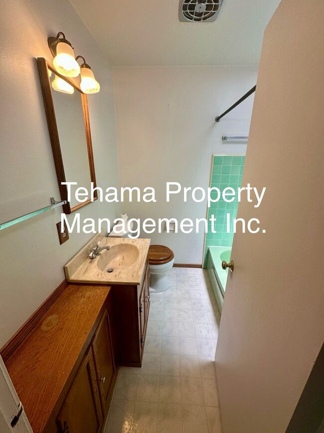 Building Photo - 3 bedroom 2 bath Home in the Forward Addit...