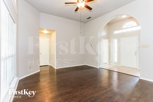 Building Photo - 5309 Tennis Villa Dr