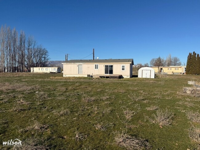 Building Photo - Large 3 Bed / 2 Bath Country Home on 1 Acre – Tieton, WA