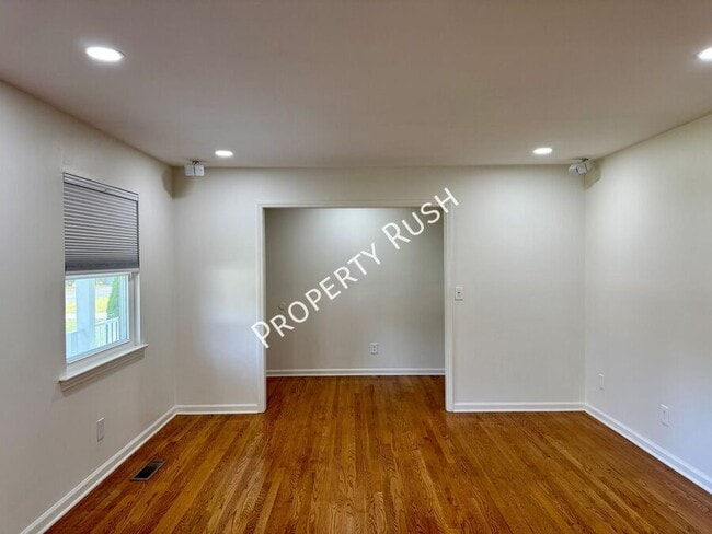 Building Photo - 7339 Brookside Dr