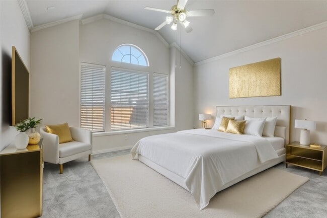 Building Photo - 511 Poplar Ln