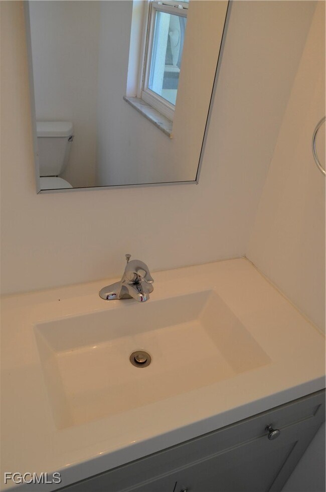 Building Photo - 451 Monterey Ave