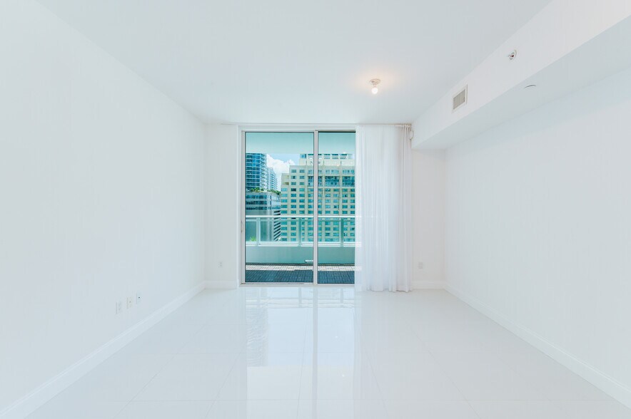 Building Photo - 1080 Brickell Ave