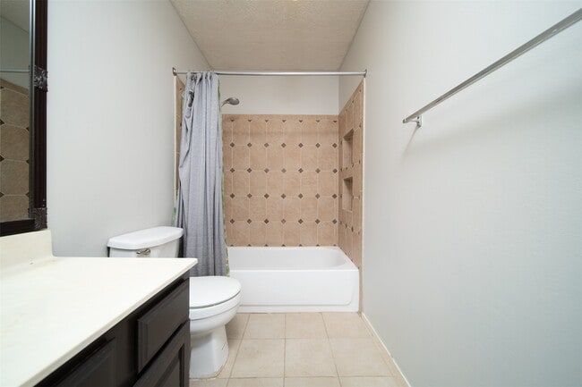 Building Photo - 2411 Gunston Ct