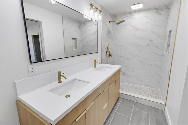 Building Photo - 338 Patricia Ln