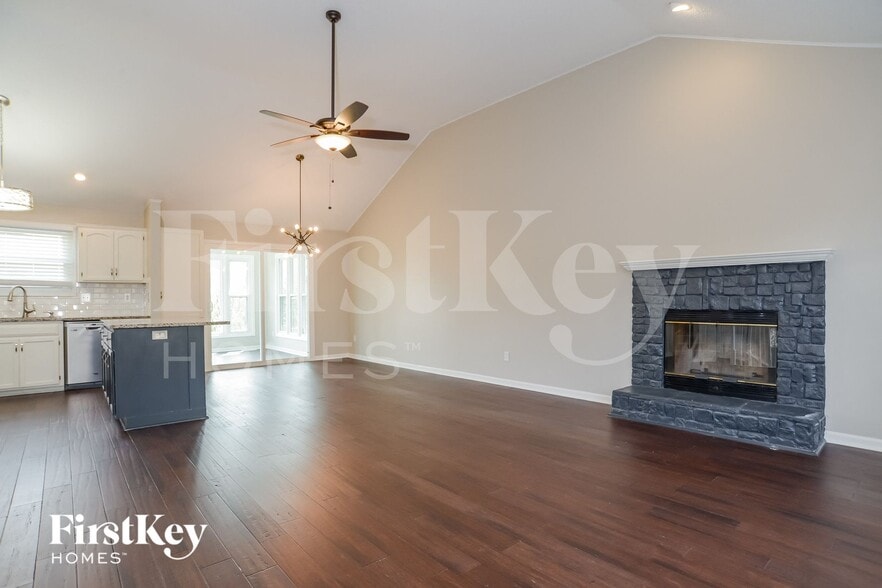 Building Photo - 6505 W 151st Pl