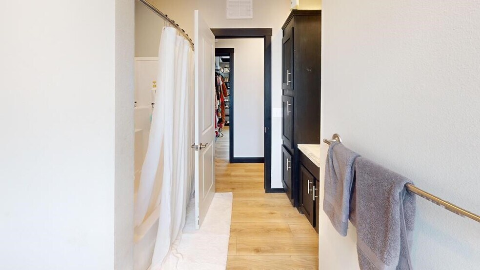 Building Photo - 822 Private Rd