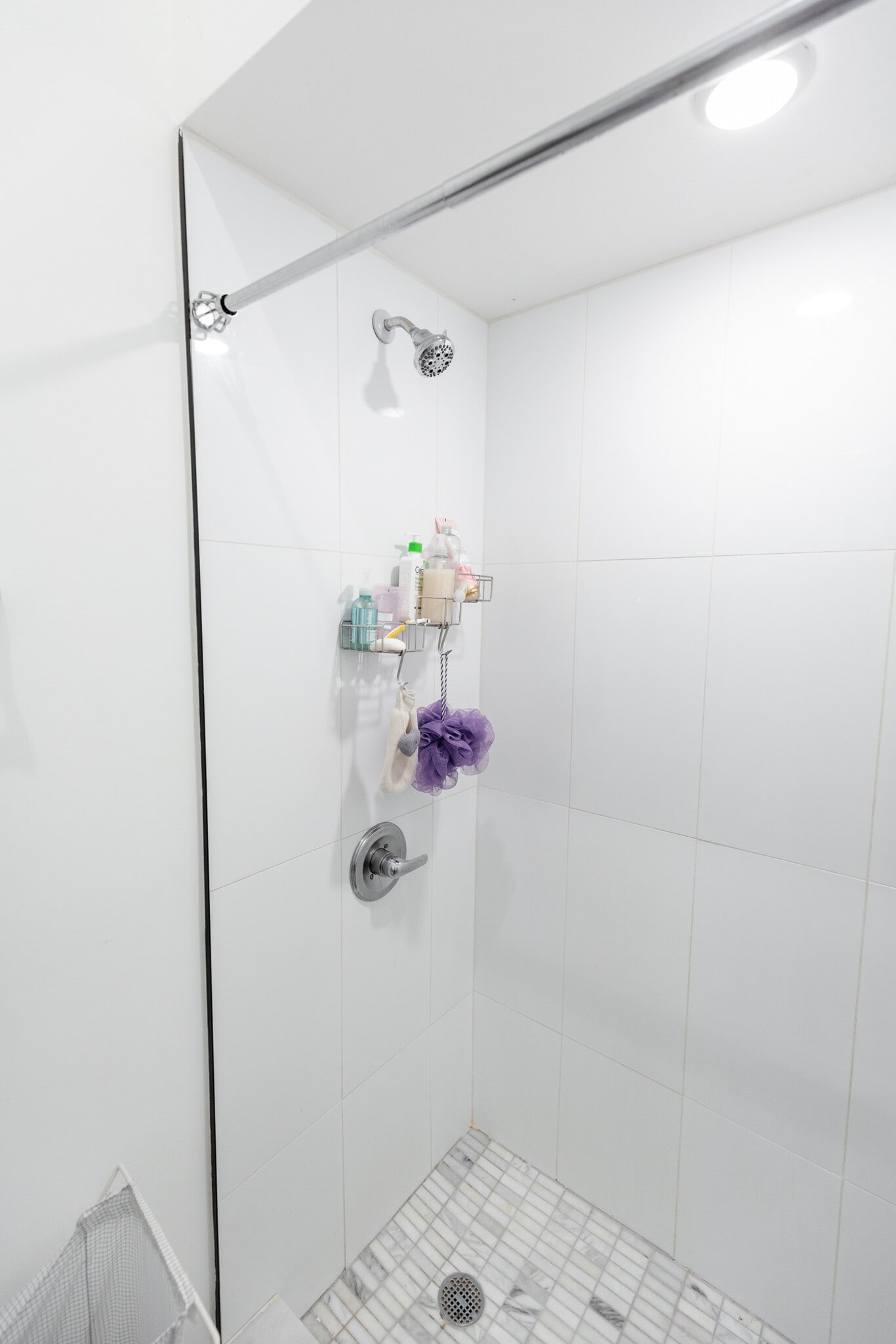 Building Photo - 3945 Lancaster Ave