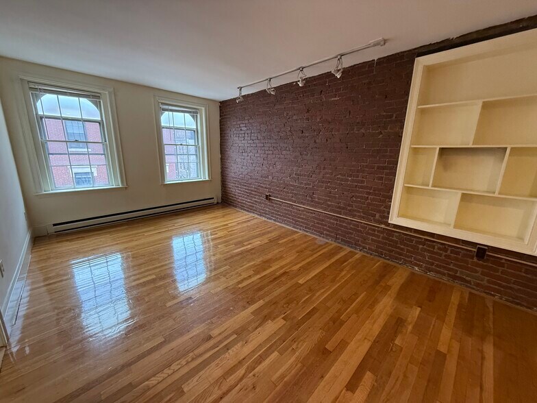 Building Photo - 80 West Cedar St