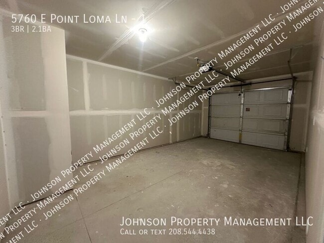 Building Photo - 5760 E Point Loma Ln