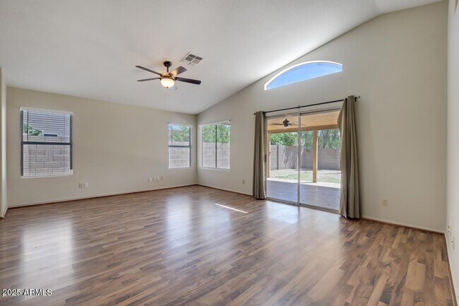 Building Photo - 7409 W Crest Ln