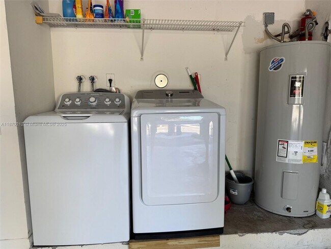 Building Photo - 784 Chimney Rock Rd