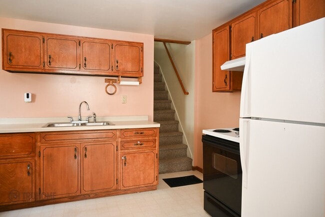 Building Photo - Charming 2 Bed 1 Bath Single Family Home f...